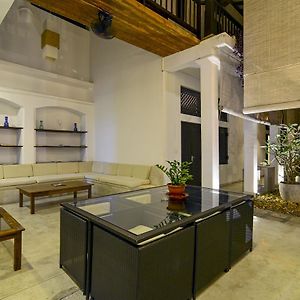 56 By Deco - Galle Fort